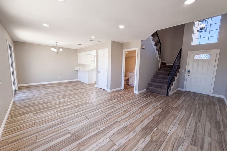 Photo 3 of 21 of 16960 Sorrento Ln, Victorville, CA