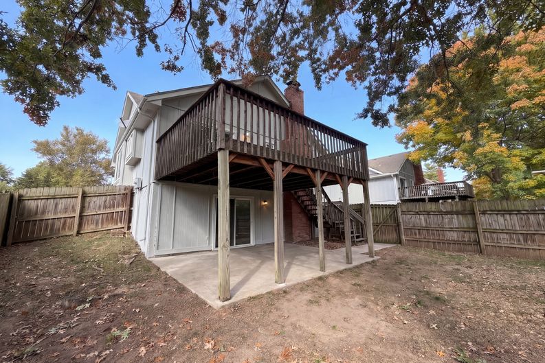 Photo 15 of 19 of 1204 NW Timber Oak Dr, Blue Springs, MO