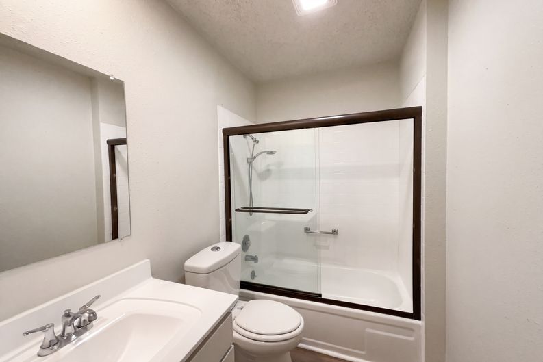 Photo 13 of 17 of 1210 Fillmore Dr, San Antonio, TX