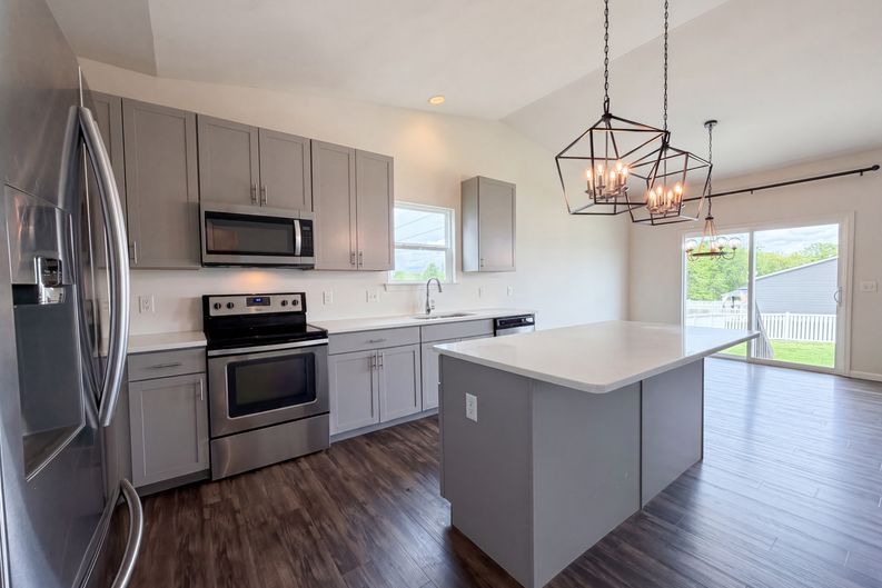 Photo 10 of 22 of 1034 Sweet River Dr, Saint Paul, MO