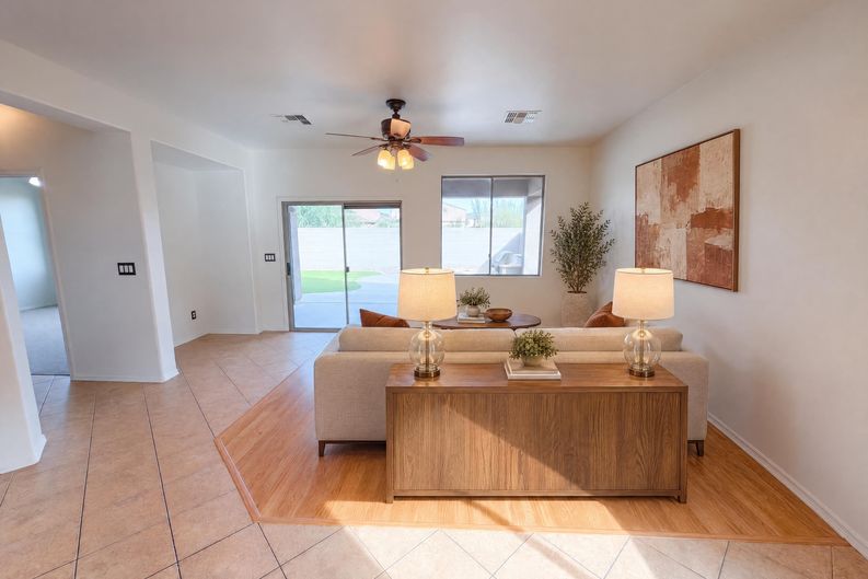 Photo 9 of 40 of 2464 W Warren Dr, Anthem, AZ
