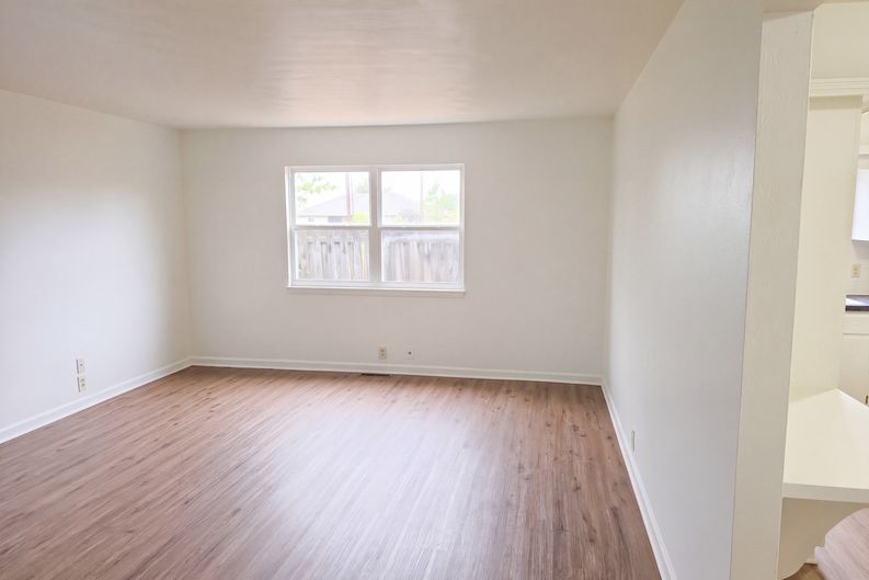 Photo 9 of 19 of 2208 Mc Connell Ave, Joplin, MO