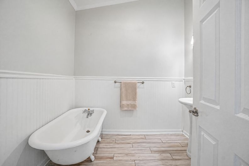 Photo 54 of 63 of 5609 Executive Dr, New Port Richey, FL