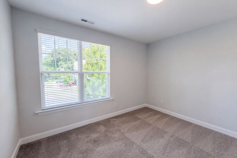 Photo 9 of 17 of 1102 Meadow Pond Dr, Durham, NC
