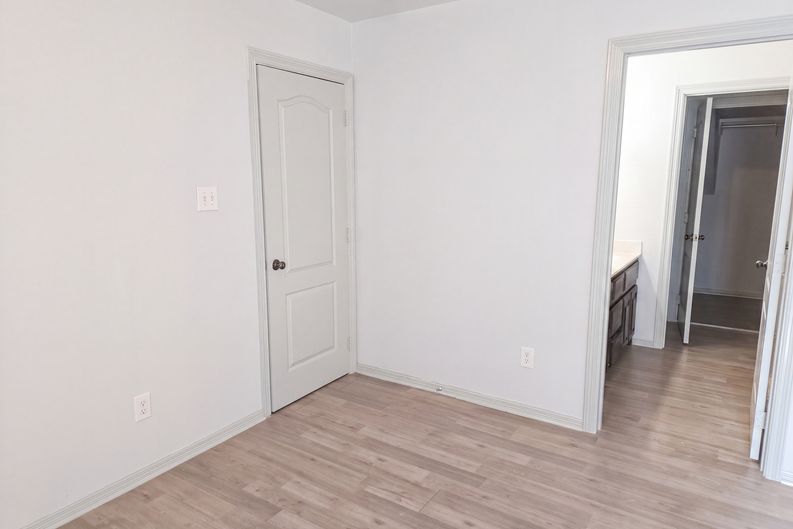 Photo 15 of 26 of 2116 S 6th St, McAllen, TX