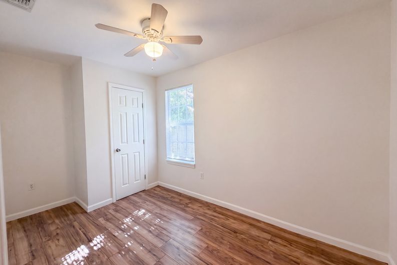 Photo 11 of 16 of 3537 Rebecca St, Houston, TX