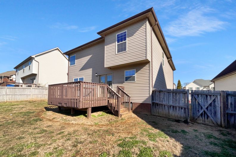 Photo 5 of 26 of 1450 Raven Rd, Clarksville, TN