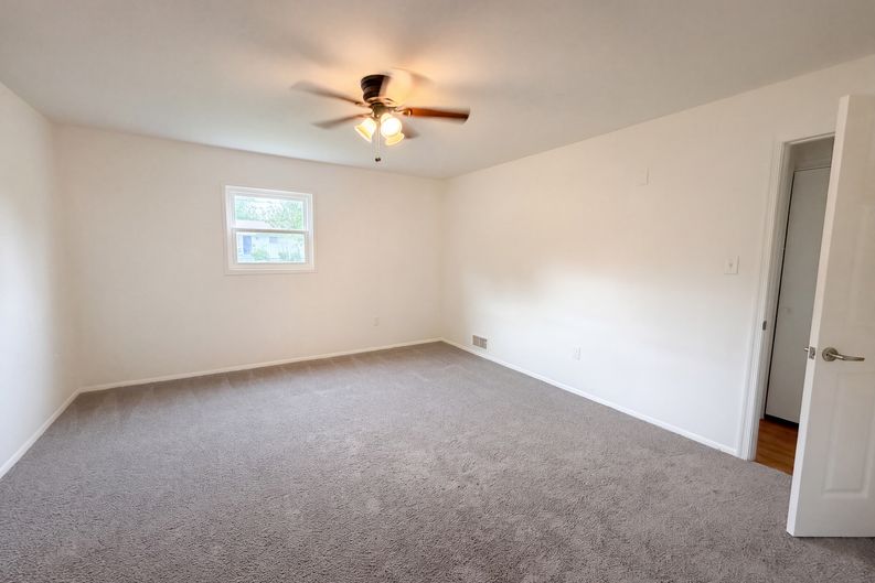 Photo 19 of 32 of 13512 Fitzhugh Ln, Woodbridge, VA