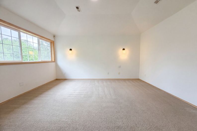 Photo 15 of 26 of 14292 SE Meadows Ln, Clackamas, OR