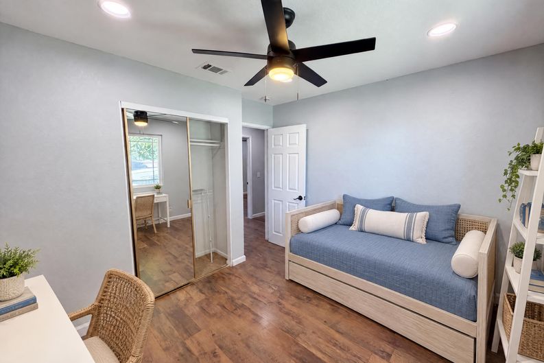 Photo 4 of 18 of 14729 Hartford Ln, Helendale, CA