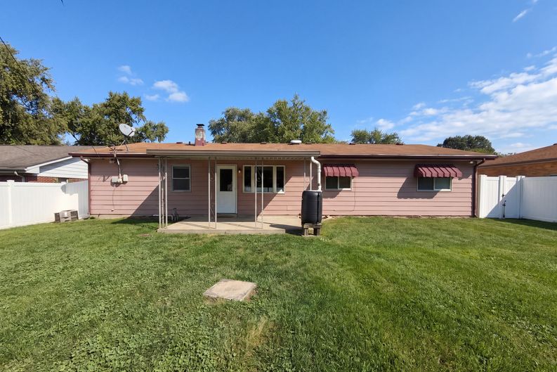 Photo 22 of 23 of 3162 Ashway Dr, Indianapolis, IN