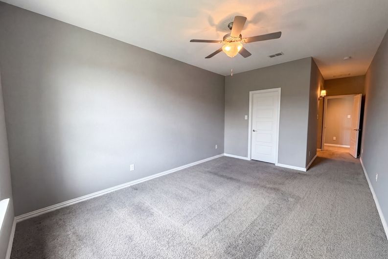 Photo 23 of 42 of 7221 Durand Dr, Irving, TX