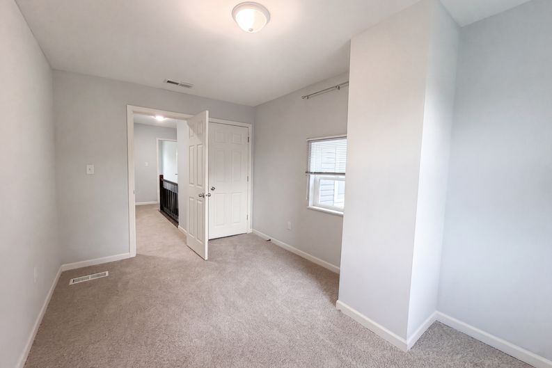 Photo 11 of 21 of 513 S Champion Ave, Columbus, OH