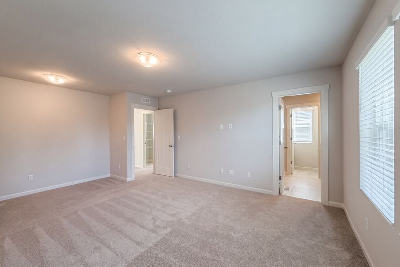 Photo 4 of 21 of 11317 NW 317th Ave, North Plains, OR