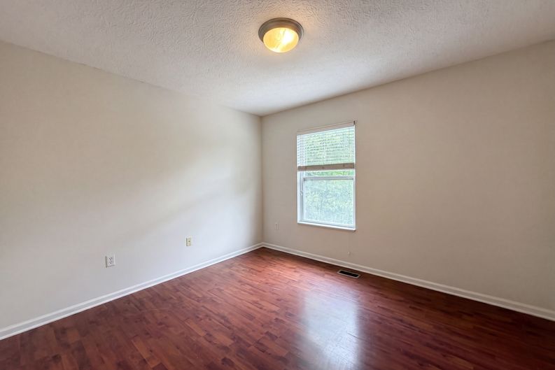 Photo 22 of 51 of 7966 Lazelle Woods Dr, Westerville, OH