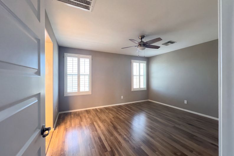 Photo 10 of 27 of 11422 W Foxfire Dr, Surprise, AZ