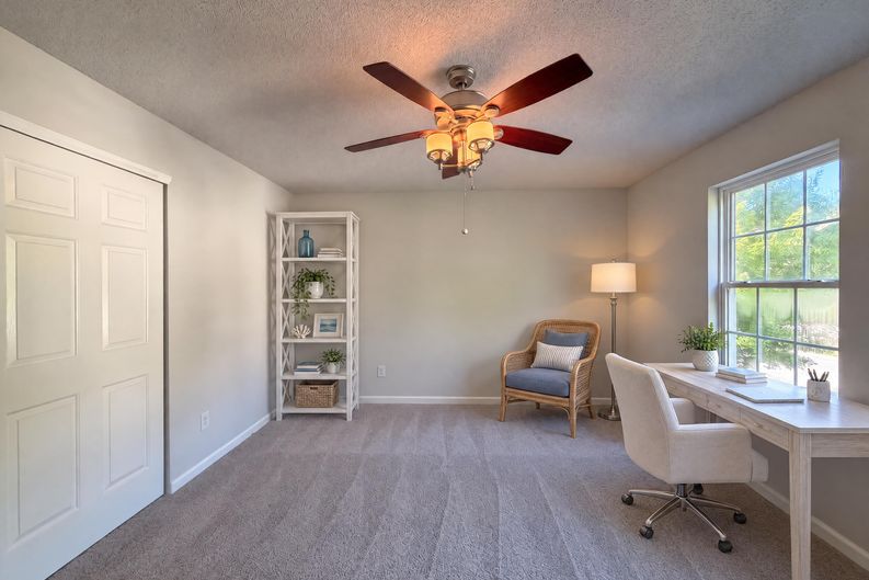 Photo 10 of 18 of 2502 Harwood Hills Ln, Charlotte, NC