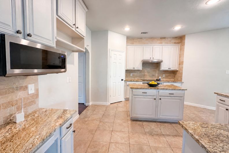 Photo 18 of 24 of 4536 Risinghill Dr, Plano, TX