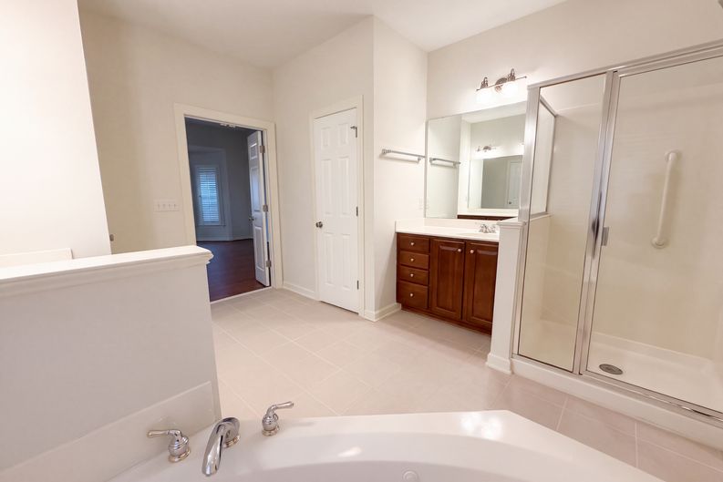 Photo 16 of 40 of 12212 Ashton Woods Ln, Raleigh, NC
