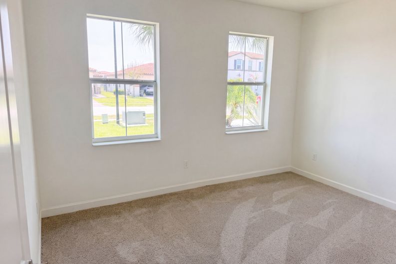 Photo 30 of 42 of 12473 NW Lynch Ln, Port Saint Lucie, FL