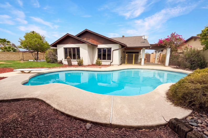 Photo 5 of 32 of 3151 W Kings Ave, Phoenix, AZ