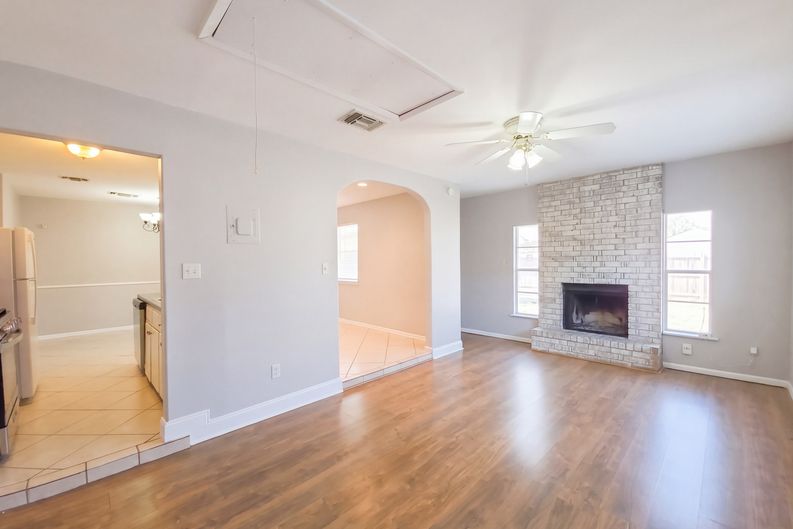 Photo 13 of 37 of 13638 Coleridge St, San Antonio, TX