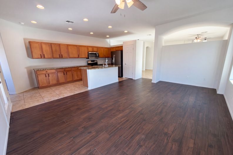 Photo 3 of 41 of 25852 W Lynne Ln, Buckeye, AZ
