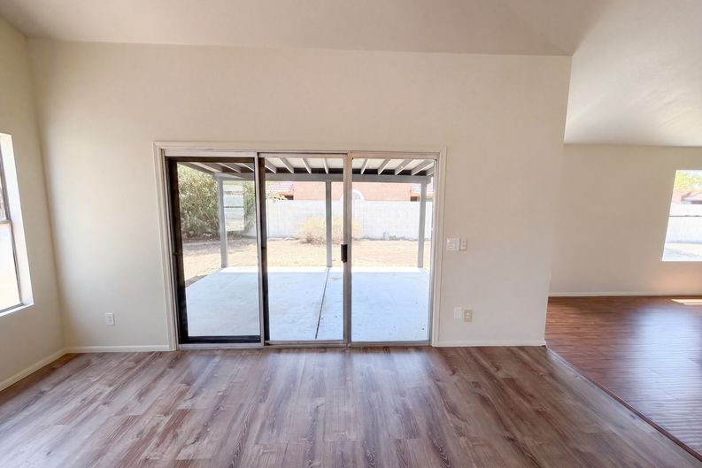 Photo 7 of 29 of 615 W Montoya Ln, Phoenix, AZ