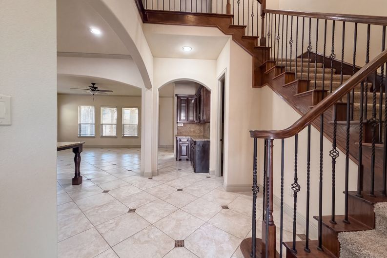 Photo 7 of 34 of 4905 Palm Springs Dr, McKinney, TX