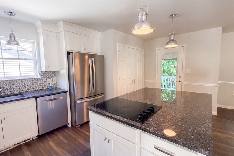 Photo 6 of 23 of 6226 Dumont Ln, Charlotte, NC