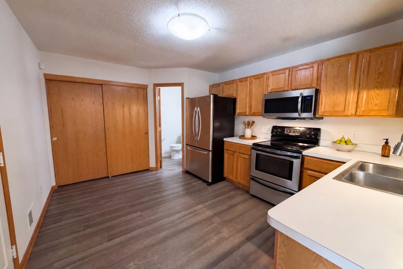 Photo 6 of 17 of 11544 Elmwood Ave N, Champlin, MN