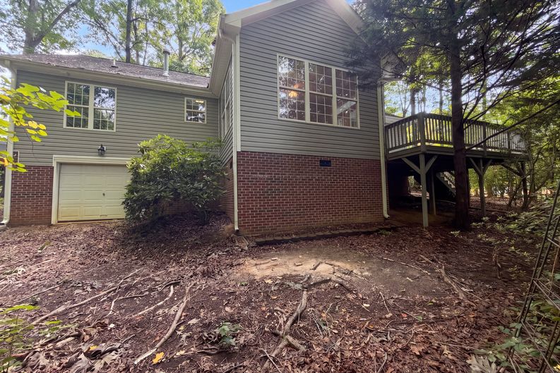 Photo 5 of 17 of 6073 Jones Cir, Sanford, NC