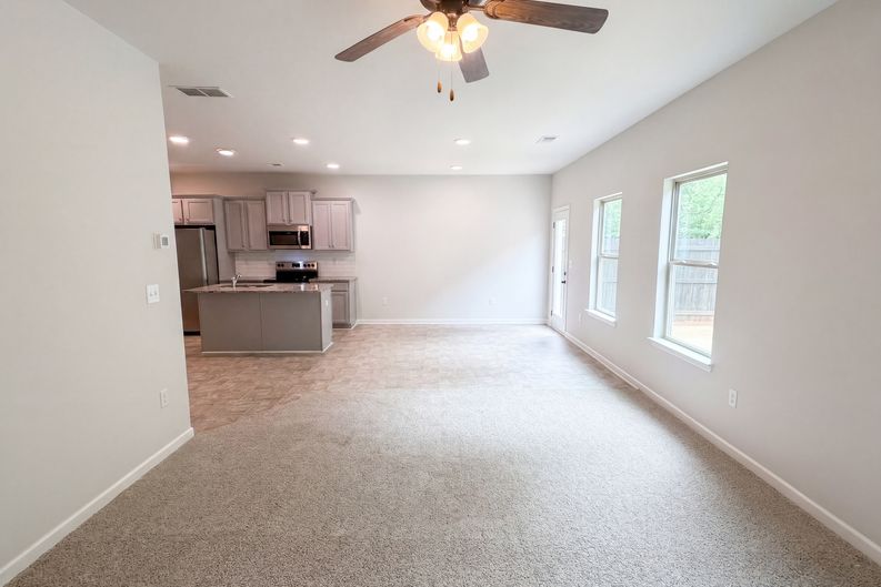 Photo 3 of 26 of 5053 Pioneer Pkwy, McDonough, GA