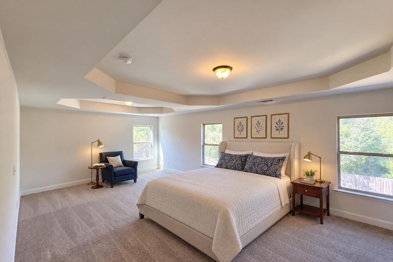 Photo 4 of 26 of 4025 Village Crossing Cir, Ellenwood, GA