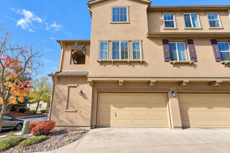 Photo 21 of 25 of 3853 Stonebrush Dr, Highlands Ranch, CO