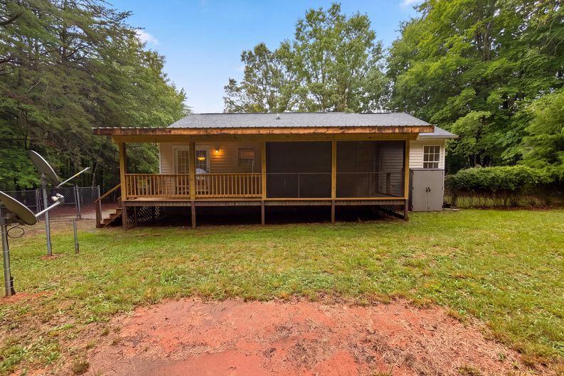 Photo 5 of 16 of 5501 Wagon Farm Rd, Efland, NC