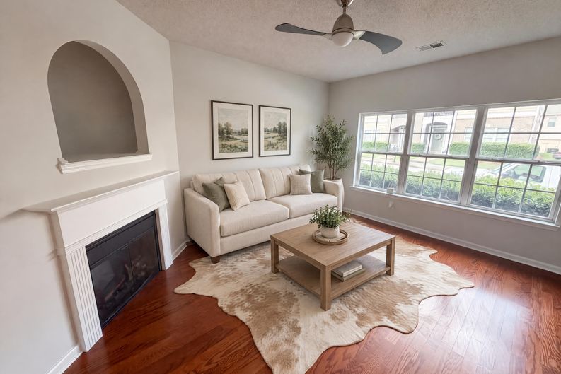 Photo 3 of 20 of 7553 Rutgers Cir, Fairburn, GA