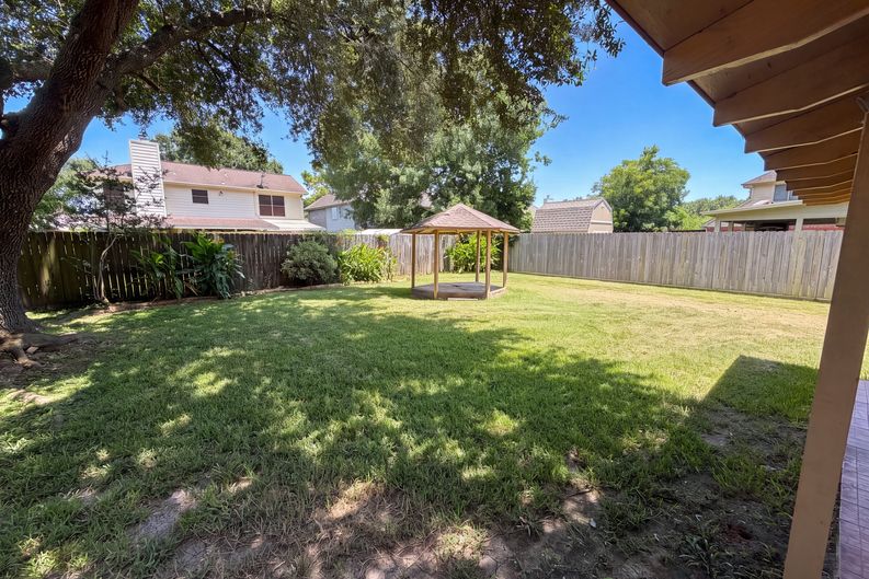 Photo 26 of 28 of 4215 River Ranch Dr, Pasadena, TX