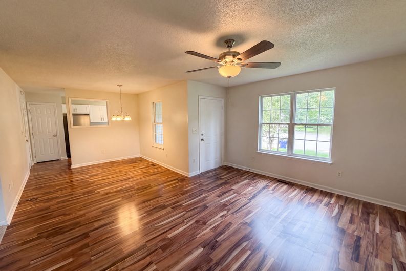 Photo 3 of 17 of 102 Jubilee Dr, Chapel Hill, NC
