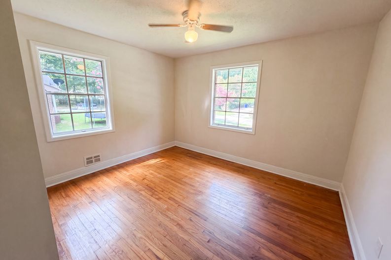Photo 9 of 19 of 1375 NW South Hicks Cir, Conyers, GA