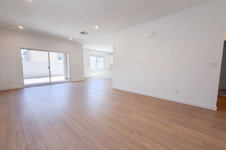 Photo 3 of 22 of 8379 W Rochelle Ave, Las Vegas, NV