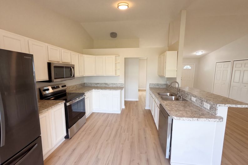 Photo 6 of 28 of 2998 Firwood Ave SE, Palm Bay, FL