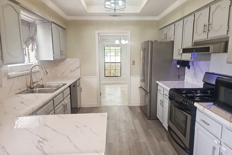 Photo 5 of 24 of 306 Ranchero Rd, Kerrville, TX