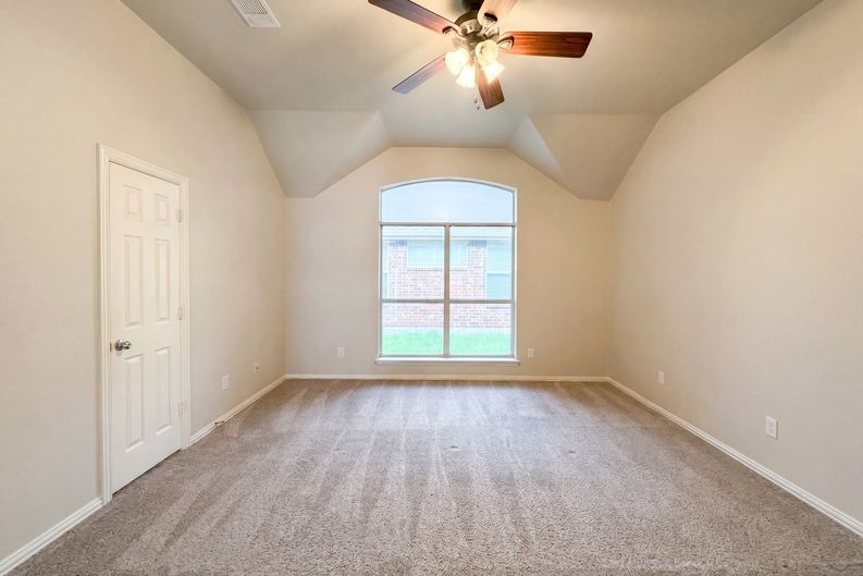 Photo 9 of 17 of 1441 Forest Oaks Ct, Frisco, TX