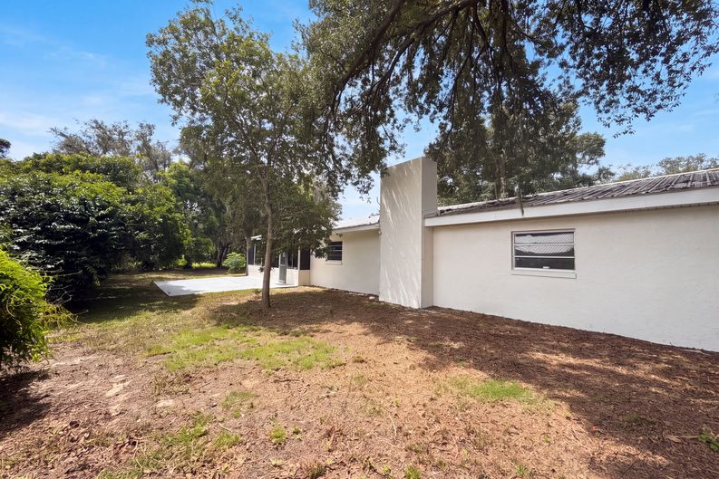 Photo 21 of 22 of 1870 N Seminole Rd, Avon Park, FL