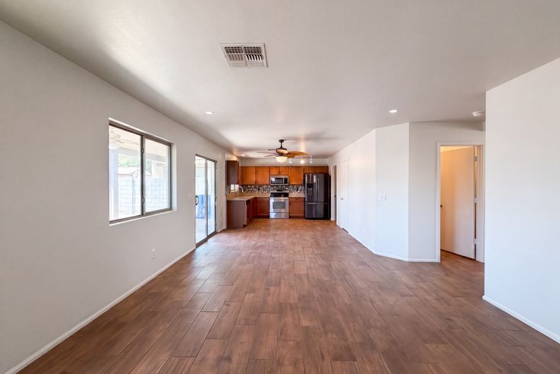 Photo 3 of 32 of 23669 W Parkway Dr, Buckeye, AZ