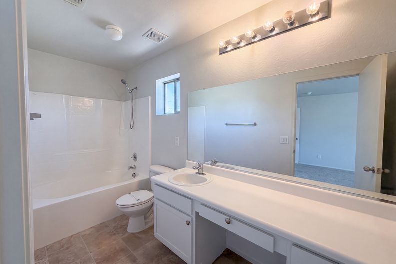 Photo 19 of 32 of 23669 W Parkway Dr, Buckeye, AZ