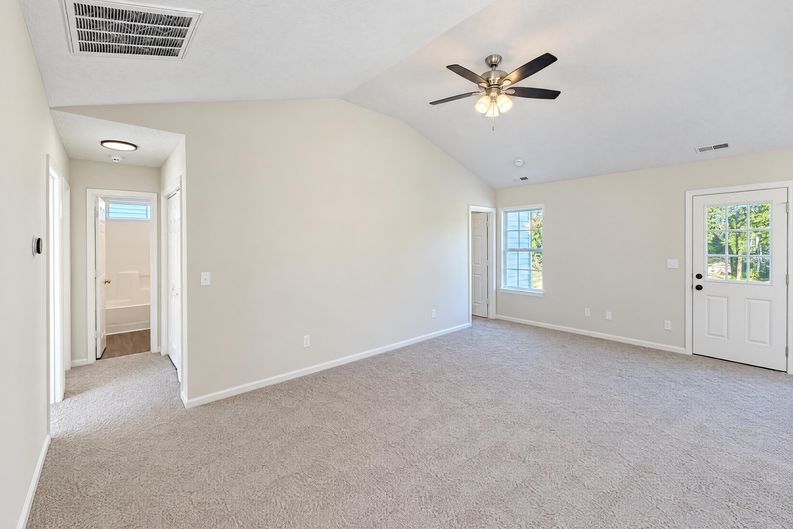 Photo 6 of 16 of 7018 Rumple Rd, Charlotte, NC