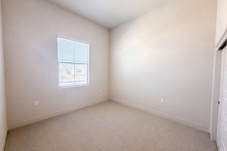 Photo 9 of 17 of 2246 N Marion Ave, Clovis, CA