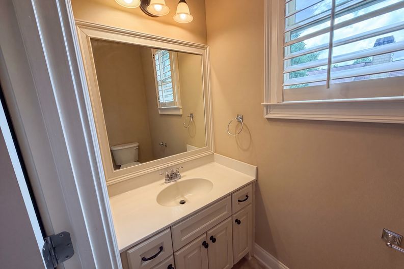Photo 46 of 71 of 3250 Camellia Ln, Suwanee, GA